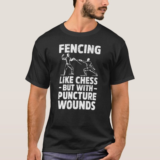 Camiseta Como Xadrez Esgrima Esgrimista Em Guarda Sabre Esp (Frente)