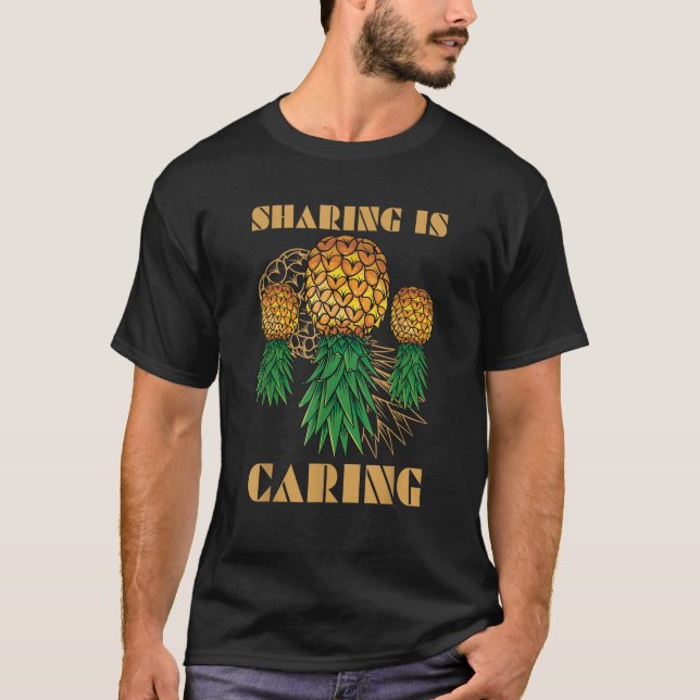 Camiseta Compartilhamento De Abacaxi Em Alta Parte Está Cui (Frente)
