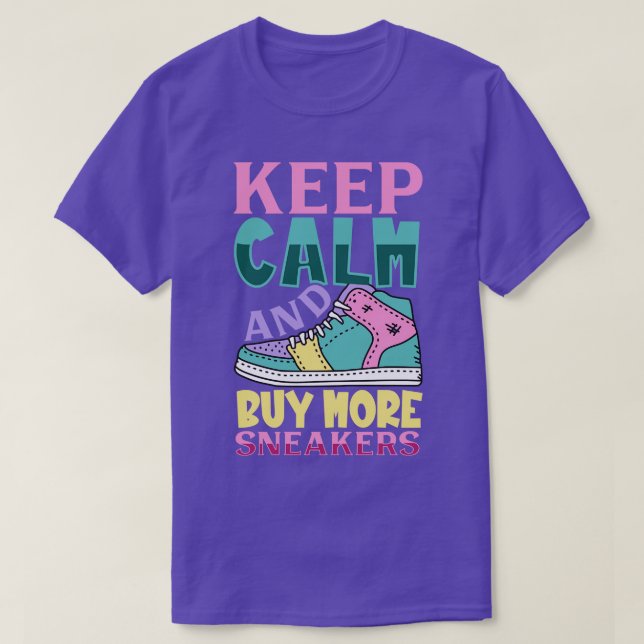Camiseta Comprar mais tênis coletor de tênis (Frente do Design)