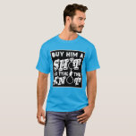 Camiseta Comprar-o a tiro, ele é Casando<br><div class="desc">Engraçado Camisa de Festa de Solteiro - Comprar-o uma Atirada,  ele é Casando.</div>