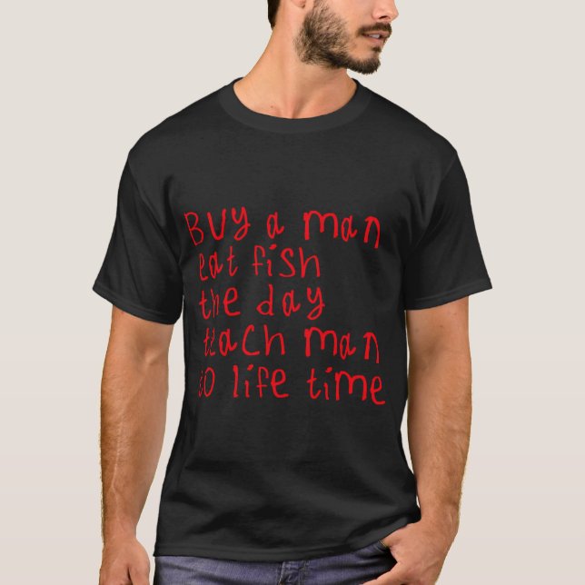 Camiseta Comprar Um Homem Comer Peixe (Frente)