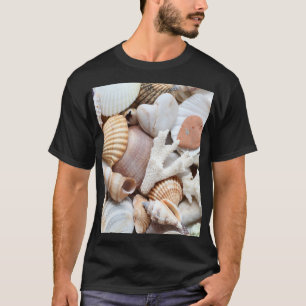 Camiseta Conchas do Mar Pedras Fundo Coral