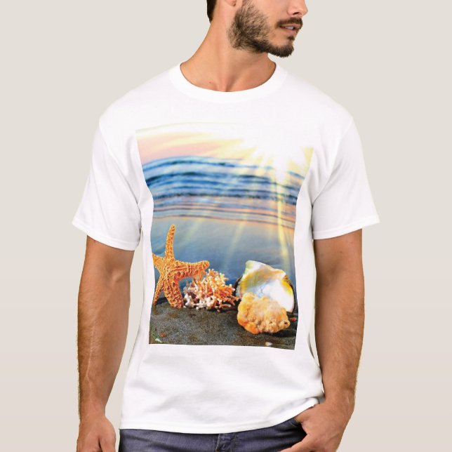 Camiseta Conchas marítimas e estrelas-do-mar na praia (Frente)