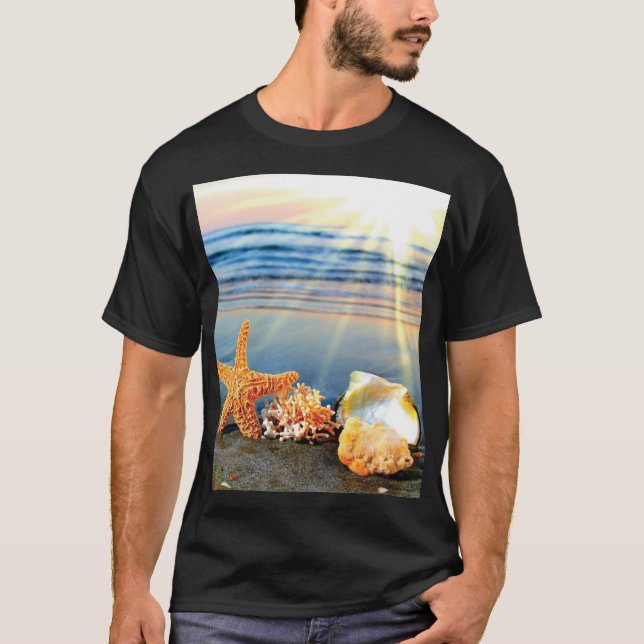 Camiseta Conchas marítimas e estrelas-do-mar na praia (Frente)