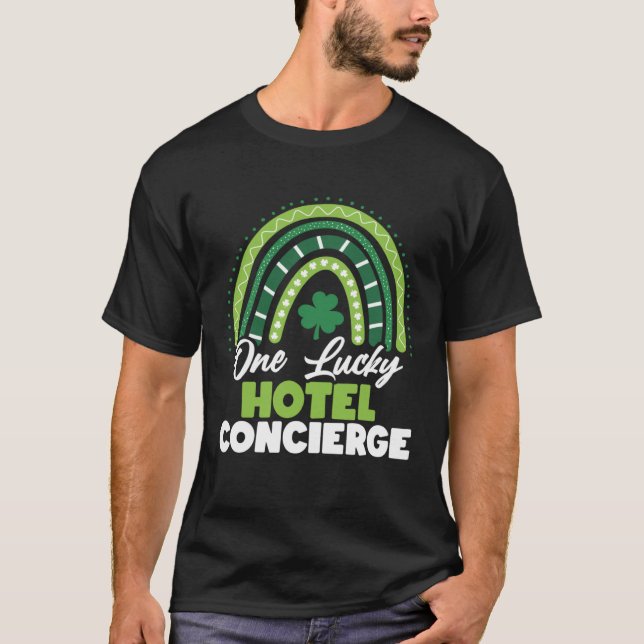 Camiseta Concierge do Hotel Sortudo de Dia de São Patrício (Frente)