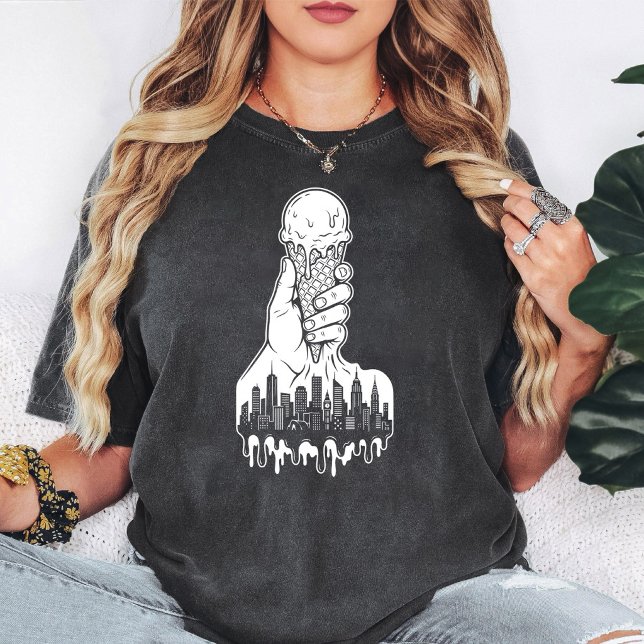 Camiseta Cone de Sorvete Derretendo Mão Arte (Criador carregado)