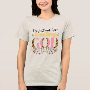 Camiseta Confiança Cristã Personalizada em Deus