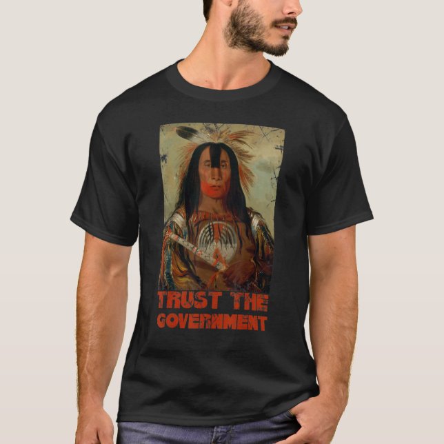Camiseta Confiar No Governo (Frente)