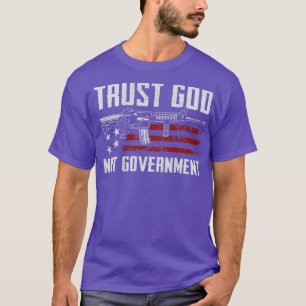 Camiseta Confie em Deus e não no governoChristian Pro Gun A