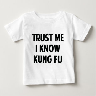 Camiseta Confie Em Mim Eu Sei Kung Fu