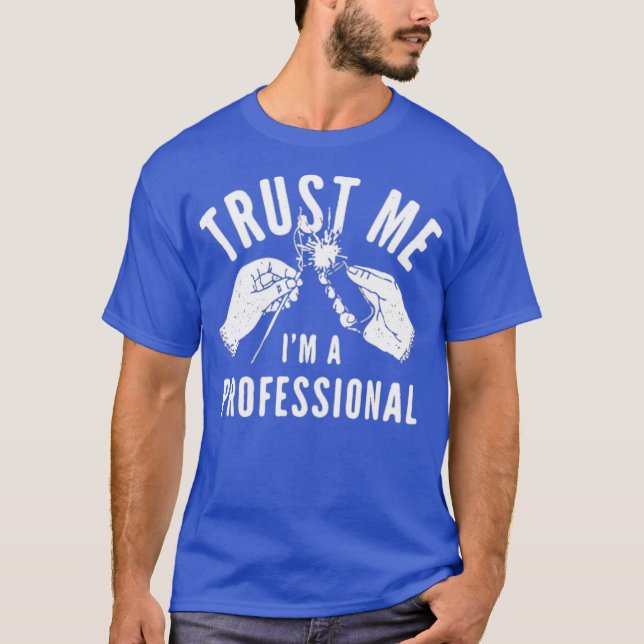 Camiseta Confie em mim, sou um profissional (Frente)