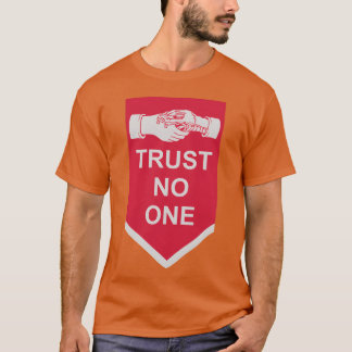 Camiseta confie em ninguém citação retrô