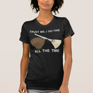 CAMISETA CONFIE-ME COM SEUS CUIDADOS COM A PELE;)