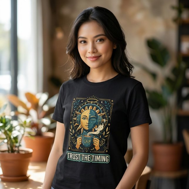 Camiseta Confie No Tempo Sol Lua Lo-Fi Café (Criador carregado)