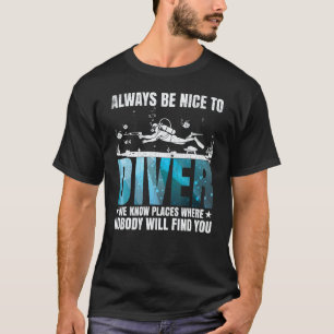 Camiseta Conheça Lugares Onde Ninguém Encontrará Você Mergu