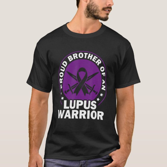 Camiseta Conhecimento De Lupus Orgulhoso Irmão De Um Guerre (Frente)
