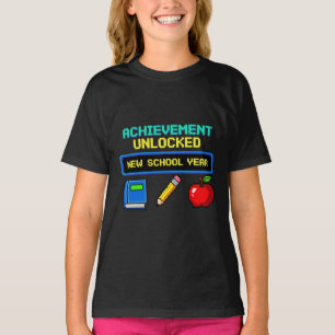 Camiseta Conquista Desbloqueada: Novo Ano Letivo Jogo Ret