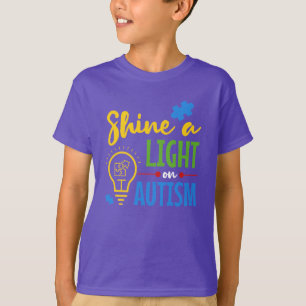 Camiseta Conscientização do Autismo Ilumine Uma Luz de Apoi