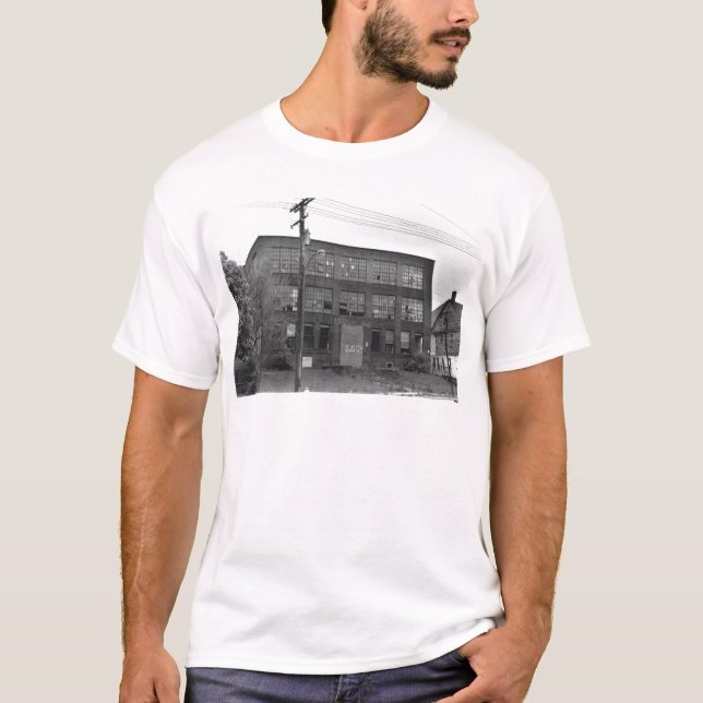 Camiseta Construção de fabricação abandonada (Frente)