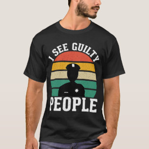 Camiseta Consulte Oficial de Correção Pessoas Culpado