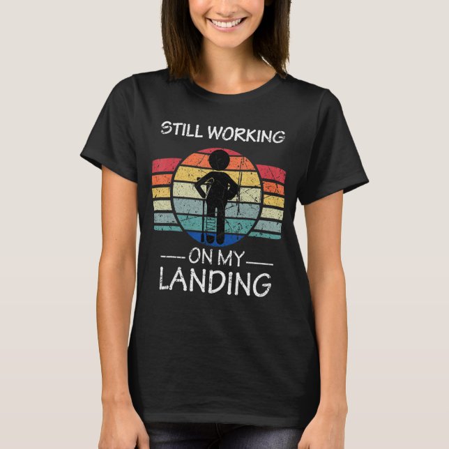 Camiseta Continuando Trabalhando Em Minha Perda De Braço Qu (Frente)