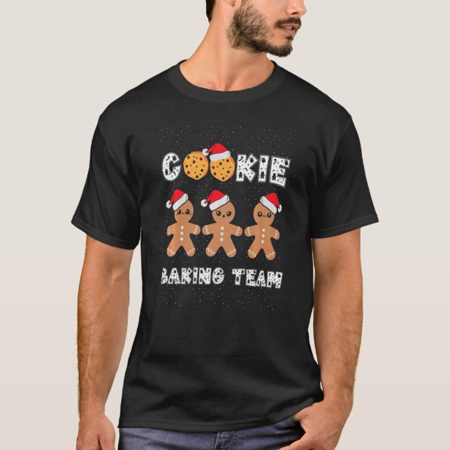 Camiseta Cookie Baking Team Gingerbread Men with Xmas Hats  (Frente)
