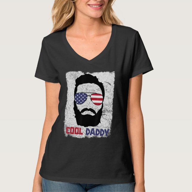 Camiseta Cool Bearded Daddy Summer 4th of July Funny Cousin (Frente)