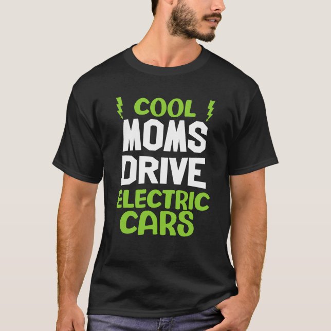 Camiseta Cool moms drive electric car present EV car driver (Frente)