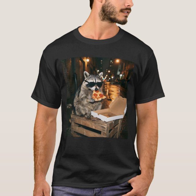 Camiseta Cool Raccoon Eating Pizza Night City Illustration (Frente)