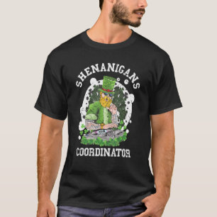 Camiseta Coordenador de Shenanigans Rua Legal engraçada Pat