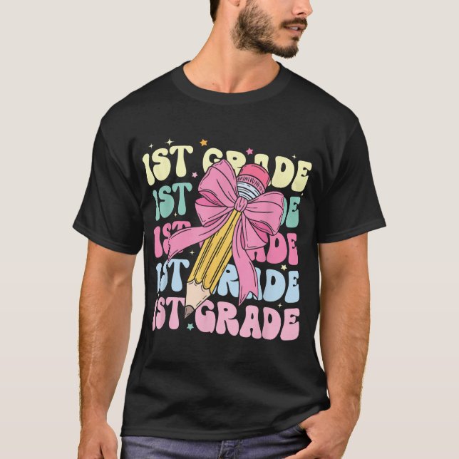 Camiseta Coquete De Lápis De Primeiro Grau Do Primeiro Dia  (Frente)