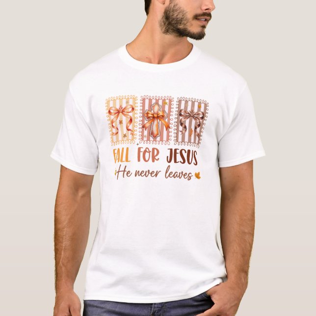 Camiseta Coquette Arco Cai Por Jesus Que Ele Nunca Sai (Frente)