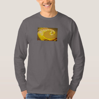Camiseta cor dourada cauda de dragão