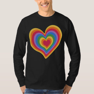 Camiseta Coração arco-íris. Orgulho gay