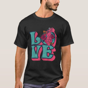 Camiseta Coração Batendo de Amor Por Rosas Flores Planta La