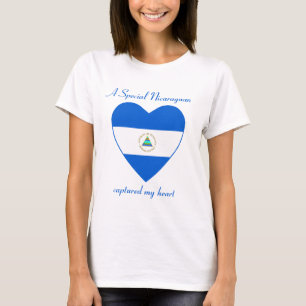Camiseta Coração com a Bandeira da Nicarágua
