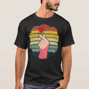 Camiseta Coração Coreano Saranghae Dedo Coreano KPop KDrama