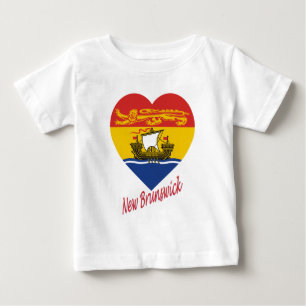 Camiseta Coração da bandeira de Novo Brunswick com nome