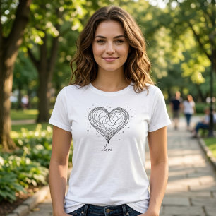 Camiseta Coração de Arte em Linha Cômica com "Amor"