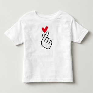 Camiseta Coração de dedos coreano