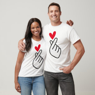 Camiseta Coração de dedos coreano