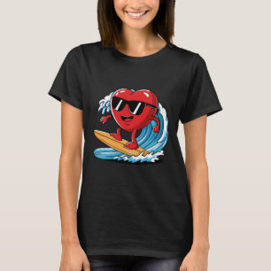 Camiseta Coração de Surfe Andando de Prancha Dia dos Namora