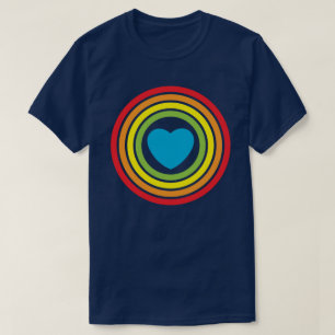 Camiseta coração do arco-íris retrô