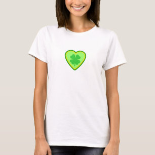 Camiseta Coração do dia do St Patrick das mulheres