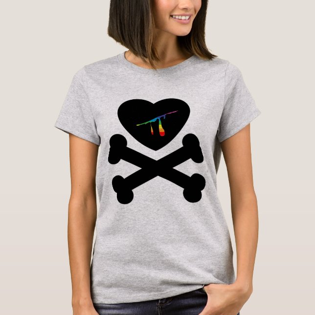 Camiseta coração e ossos. (Frente)