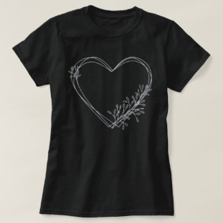 Camiseta Coração Floral Minimalista