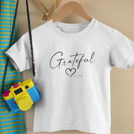 Camiseta Coração Grateful | Seu nome - Script de tinta míni