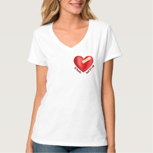 Camiseta Coração partido curado com remendo e citação de vi