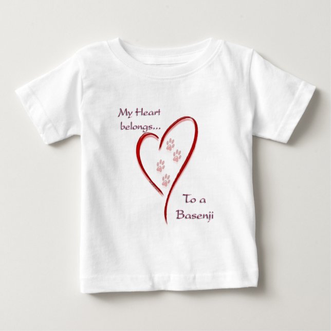Camiseta Coração pertence a Basenji; Love Basenji (Frente)
