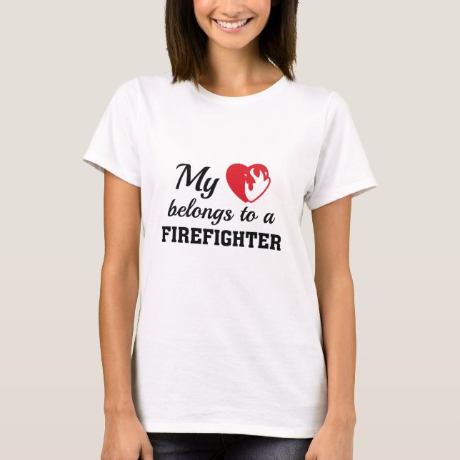 Camiseta Coração Pertence a Bombeiro (Frente)